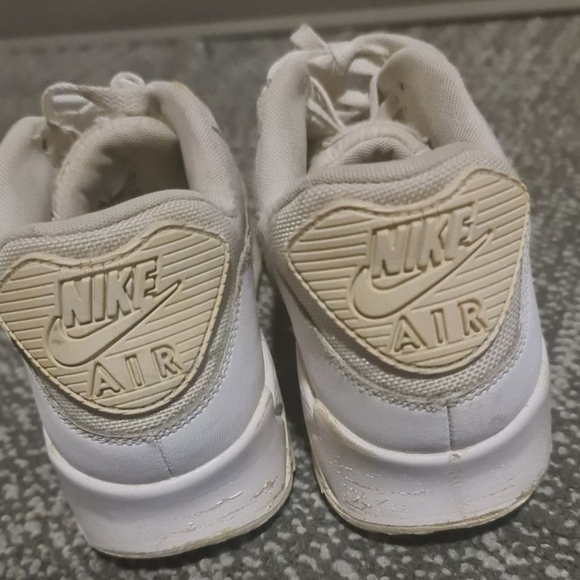 Nike Air Max 90s - Picture 4 of 5